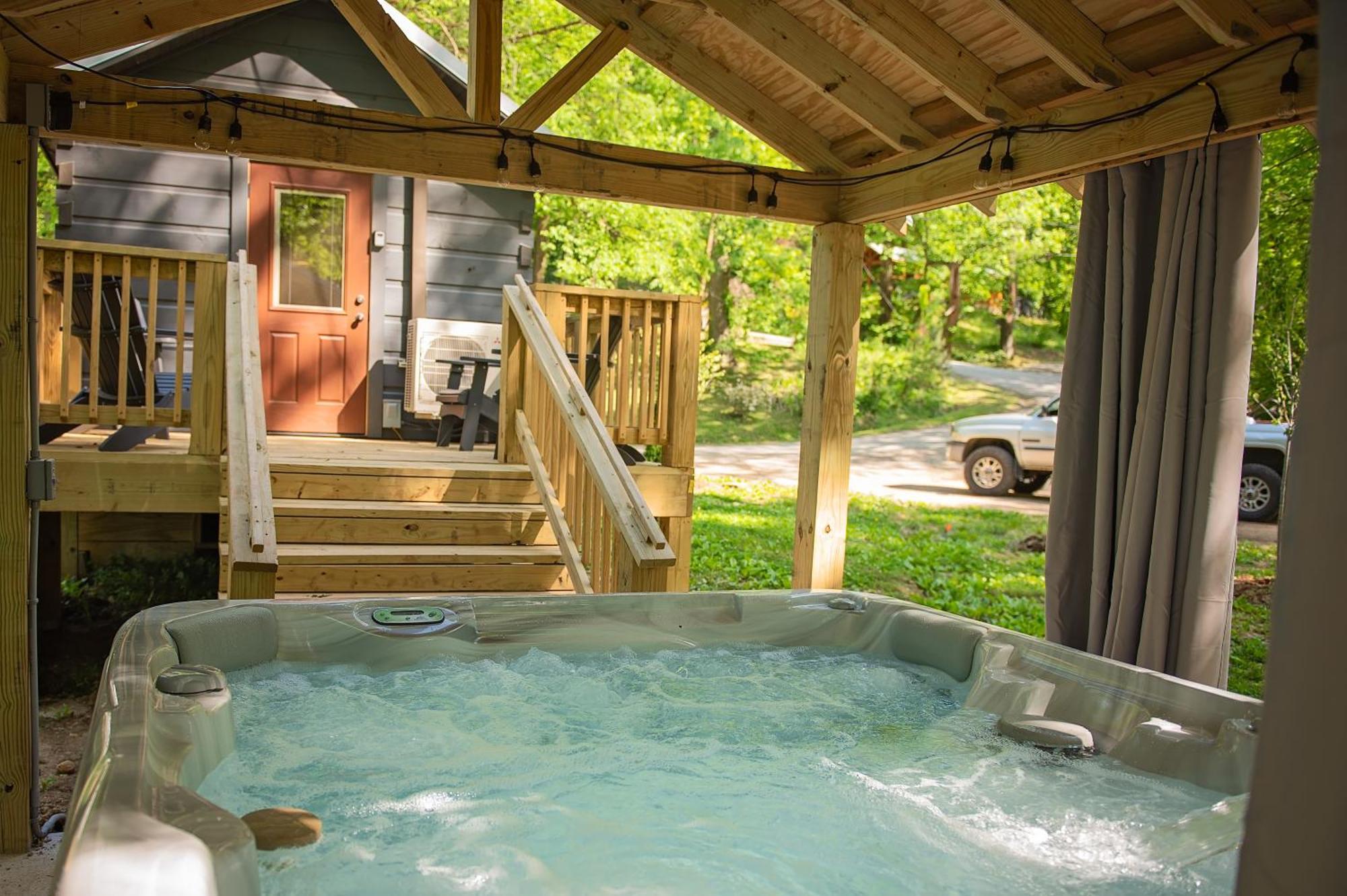Meg Cabin Tiny Rustic Comfort On Lookout Mtn Chattanooga Eksteriør billede